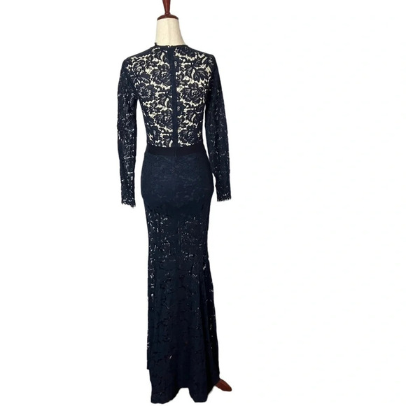 Femme D’armes Niko Lace Maxi Gown Navy 0 - Picture 6 of 7